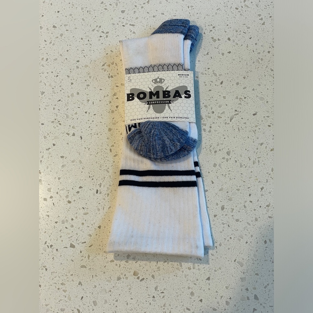 Bombas Women's Knee High Compression 15-20mmHg Socks White & Blue Medium NWT